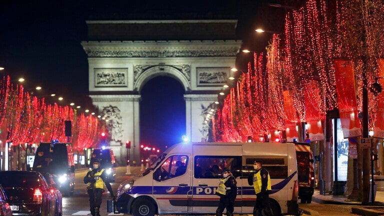 الشرطة الفرنسية تفض حفلاً ضخماً يتحدى قيود كورونا
