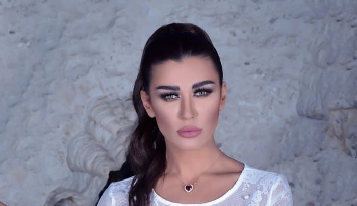 النجمة نادين الراسي ترد بال “فيديو”… بعد الهجوم العنيف عليها