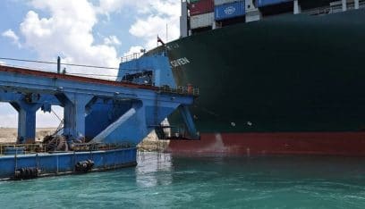 الشركة المالكة للسفينة العالقة في قناة السويس تأمل تحريرها اليوم