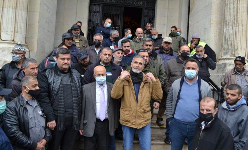 اعتصام تحذيري لعمال بلدية طرابلس احتجاجا على انهيار الليرة