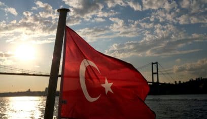 عمدة اسطنبول يعلن فوزه بالانتخابات المحلية في المدينة