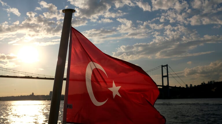 عمدة اسطنبول يعلن فوزه بالانتخابات المحلية في المدينة