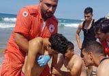 إنقاذ شخصين من الغرق في بحر صيدا