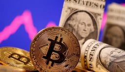 “البيتكوين” تتخطى الـ43 ألف دولار