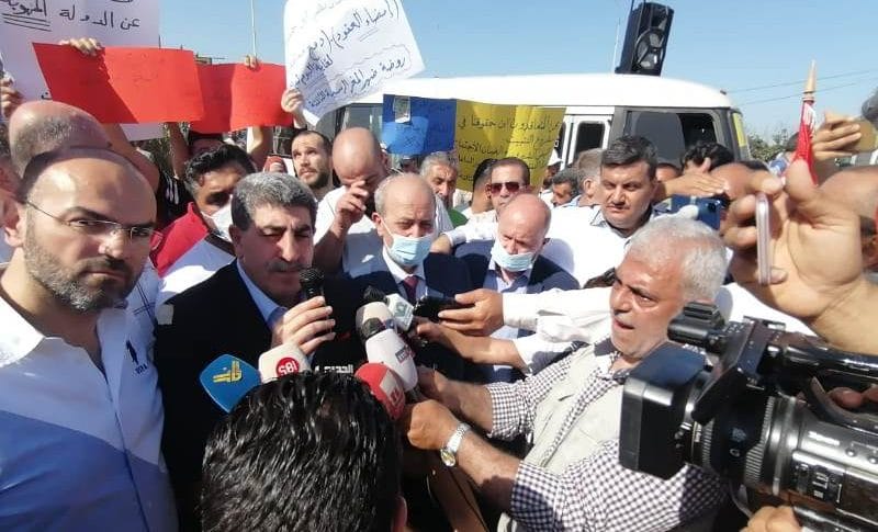 اعتصام للاتحاد العمالي والنقابات عند مدخل طرابلس