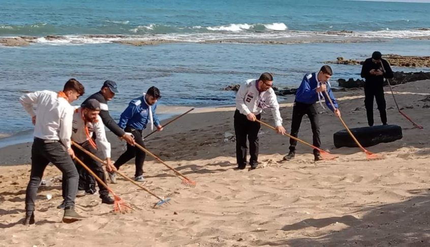 حملة تنظيف شاطئ عدلون مستمرة