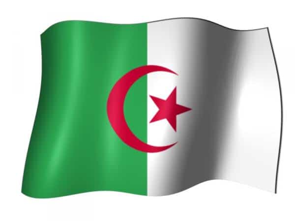 الرئيس الجزائري يصادق على اتفاقية لتبادل السجناء والمطلوبين مع فرنسا