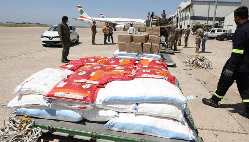 وصول مواد غذائية مقدّمة من سلطنة عمان للجيش اللبناني