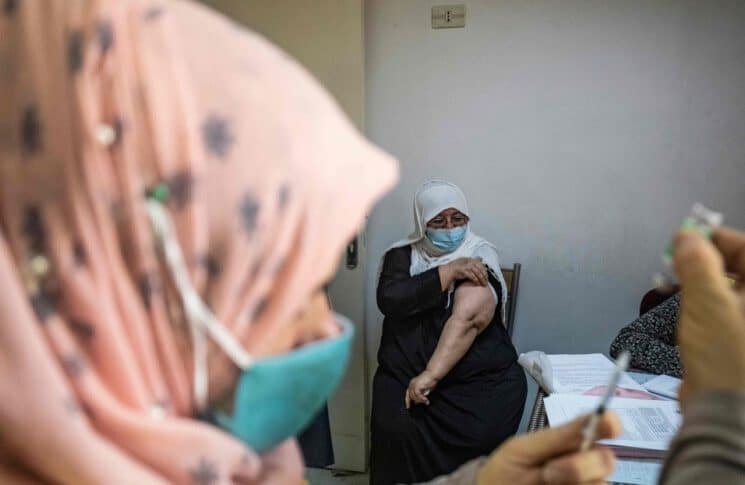 مصر تفعل خدمة “الدليفري” للتطعيم ضد كورونا.. تعرّف على الشروط