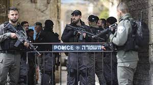 الشرطة الاسرائيلية اغلقت المحال التجارية بالقدس واعتقلت عددا من الفلسطينيين في باب العامود