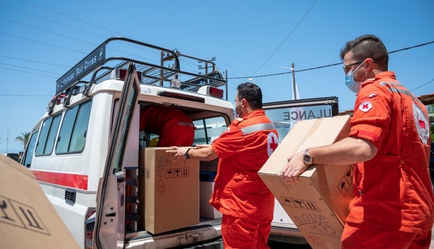 طرود غذائية من الصليب الاحمر لـ 8000 عائلة متضررة ضمن نطاق 5 كيلومترات من الخط الأزرق