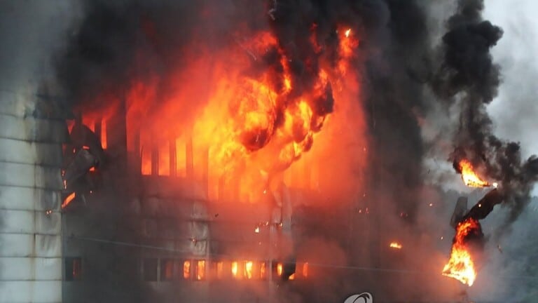 كوريا الجنوبية.. حريق شركة “كوبانغ” لا يزال مشتعلًا لليوم الثاني