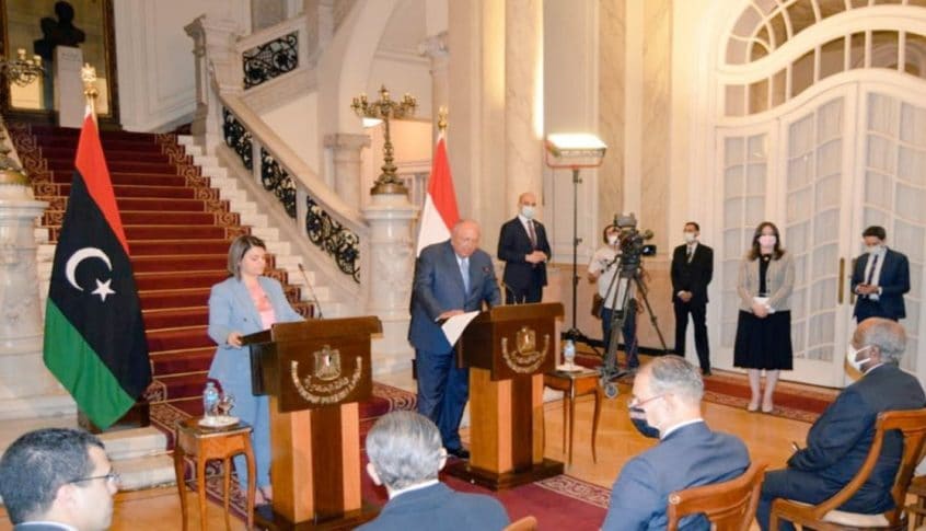 وزيرا خارجية مصر وليبيا يطالبان بخروج القوات الأجنبية والمرتزقة من ليبيا