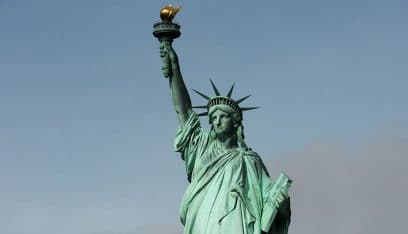 بالفيديو: فرنسا ترسل تمثال الحرية الثاني “الأخت الصغيرة” إلى أميركا