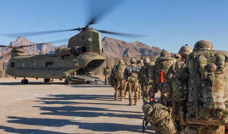 البنتاغون: مقتل 12 عسكرياً أميركياً وإصابة 15 آخرين بهجوم مطار كابل