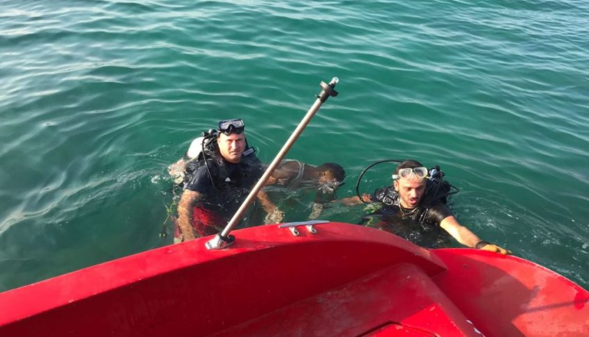 وحدة الانقاذ البحري تعمل على إنقاذ 17 شابا على يخت مقابل شاطئ صيدا
