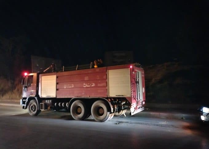 نجاة فريق الدفاع المدني اللبناني من الغارة التي استهدفت سيارة قرب طريق عام صور البرغلية