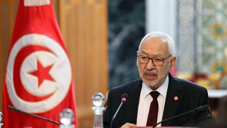 الغنوشي يعلن مجلس النواب التونسي في حالة انعقاد ويدعو نواب المجلس الى استئناف عملهم(رويترز)