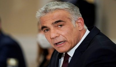 لابيد: قانون التجنيد إهانة للجيش والمشاركون في الحكومة ضالعون بهذه الوصمة الأخلاقية