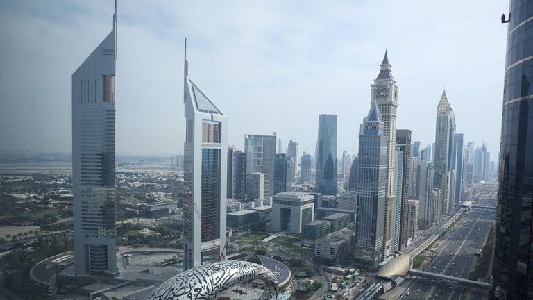 بالصورة: الإمارات مستمرة في منح الإقامة الذهبية للفنانين