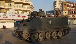 قوة من الجيش تصل الى مكان الاشكال في جبل محسن وتضرب طوقا أمنيا(بالفيديو)