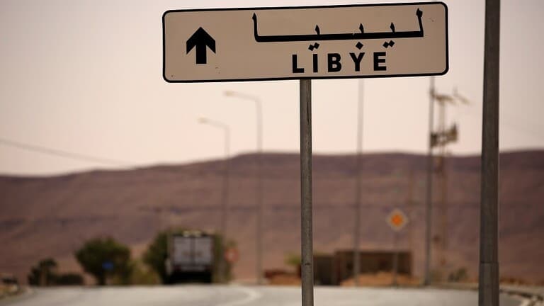 مجلس الوزراء الليبي يقرر غلق المنافذ البرية والجوية مع تونس