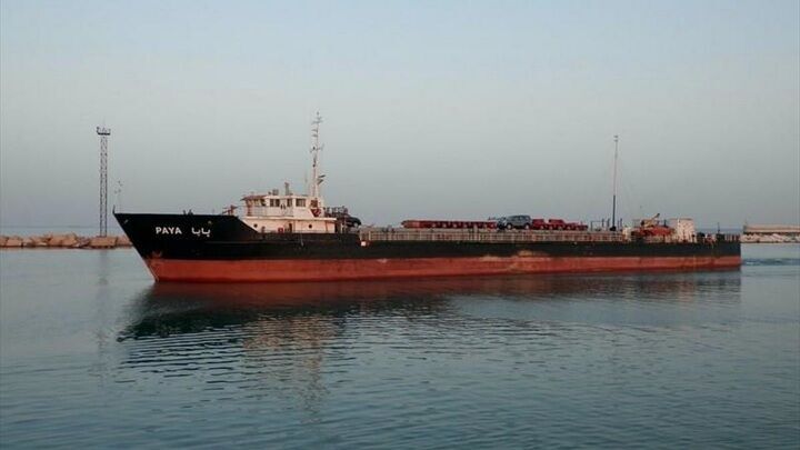 سفينة إيرانية تعلق قبالة ميناء أستراخان الروسي
