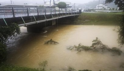 أمطار غزيرة في اليابان تسبب انهيارات طينية