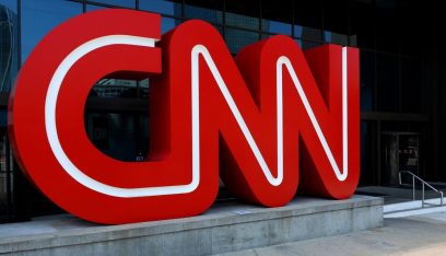 “CNN” تفصل 3 موظفين قدموا لمقر عملهم من دون التطعيم ضد كورونا