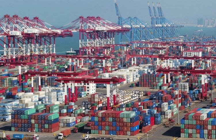 الصادرات الصينية تحافظ على قوتها في تموز