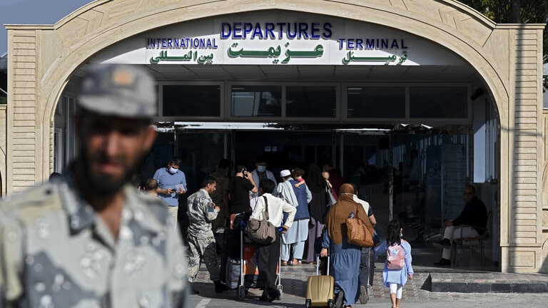 لندن تنصح جميع مواطنيها في أفغانستان بمغادرة البلاد