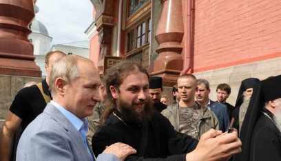 فيديو: بوتين يزور ديرا أرثوذكسيا قرب الحدود الروسية مع فنلندا