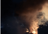 فوج إطفاء بيروت يعمل على إهماد حريق في كهرباء قصقص(فيديو)