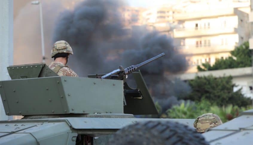 بالصور: 10 مستوعبات تحتوي على ذخائر للجيش اللبناني