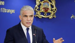 لابيد: على إسرائيل قبول خطة ويتكوف الجديدة “علناً وفوراً”