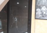 رصاصات طائشة من اشتباكات عين الحلوة اصابت مكتب رئيس بلدية صيدا