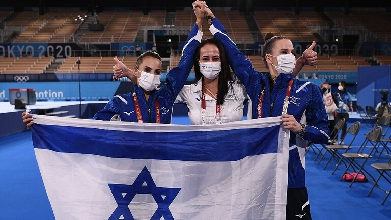 بوتين تعليقا على إحراز الإسرائيلية لينوي أشرم الميدالية الذهبية في الجمباز الإيقاعي أولمبياد 2020: هذه ليست تدريبات عسكرية فلماذا يخفونها؟