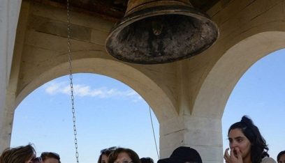 الجرس يُقرع للمرة الاولى في كنيسة بالموصل بعد سبع سنوات من سيطرة التكفيريين