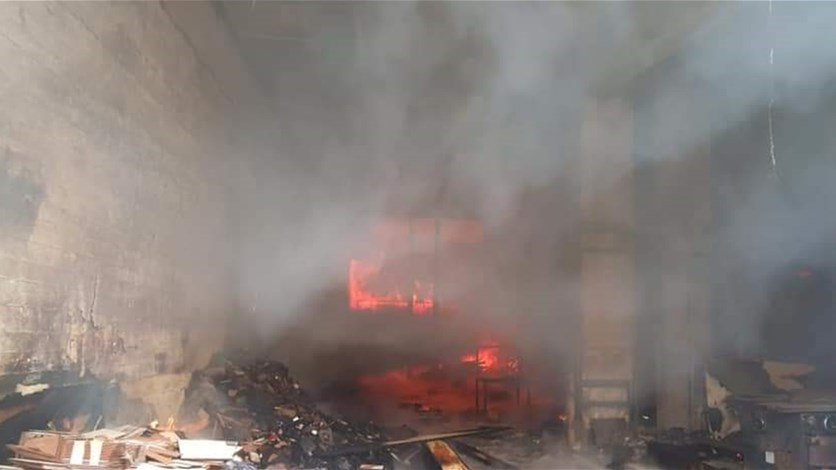 إطفاء بيروت: حريق في المصيطبة يعمل رجال الفوج على إهماده