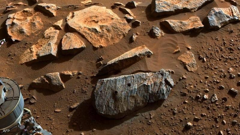“روبوت ناسا”.. استخراج صخرة من المريخ قد تشير لوجود “حياة”