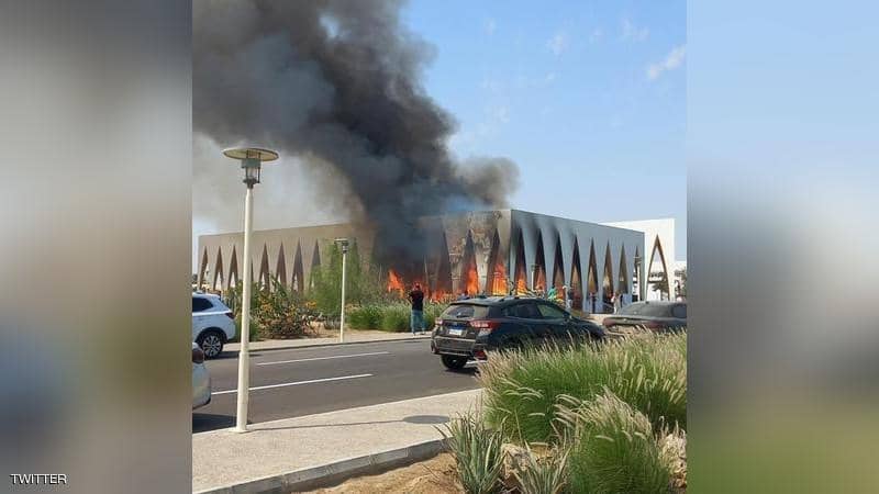 حريق كبير يلتهم قاعة مهرجان الجونة عشية افتتاحه