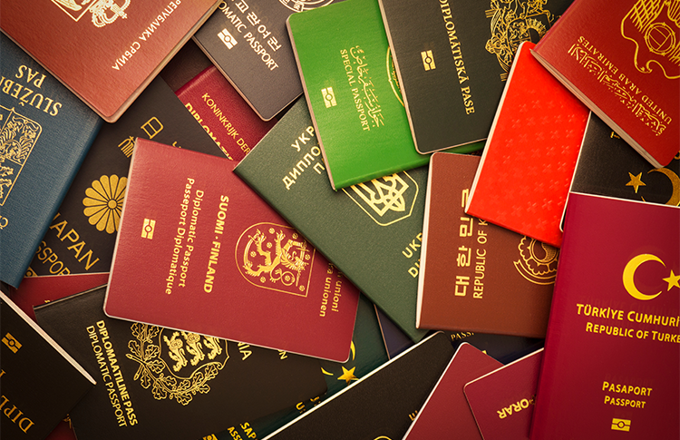 جواز السفر الإماراتي الأقوى عالمياً.. ماذا عن اللبناني؟
