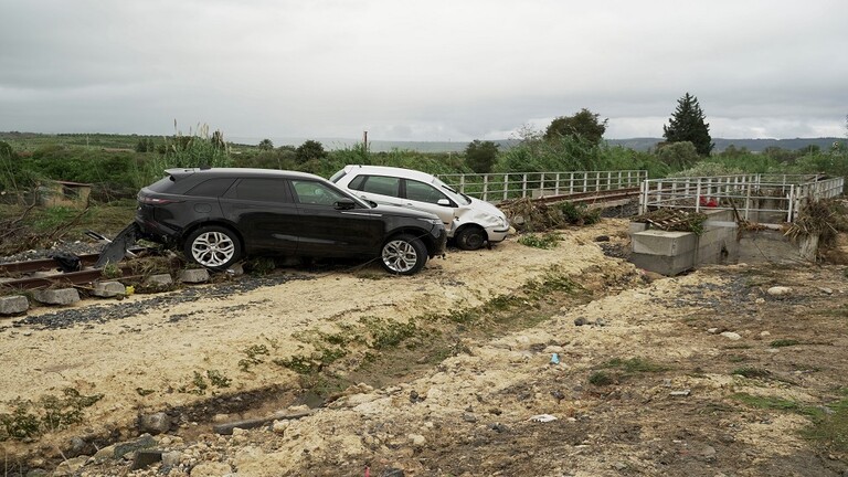 مقتل شخص بانهيارات أرضية جراء إعصار جنوب إيطاليا