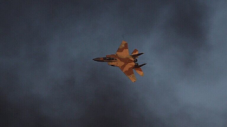 العدو الإسرائيلي ينفي أن تكون صواريخ إيرانية استهدفت طائراته في سوريا
