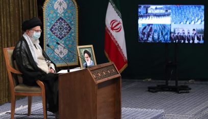 الخامنئي: القوات المسلحة الايرانية حصن منيع امام تهديدات العدو