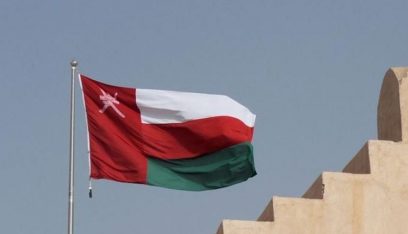 سلطنة عمان تحث المواطنين على مغادرة منازلهم مع اشتداد العاصفة شاهين