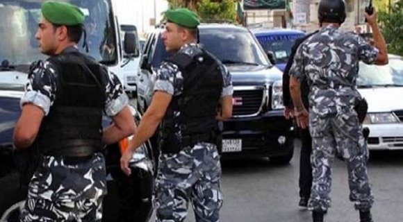 قوى الأمن: توقيف أحد أخطر الرؤوس المدبّرة لعصابات السرقة والسلب في محلة صبرا