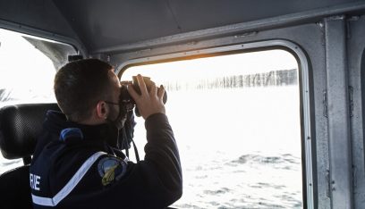 فرنسا.. إنقاذ 272 مهاجرًا حاولوا عبور بحر المانش