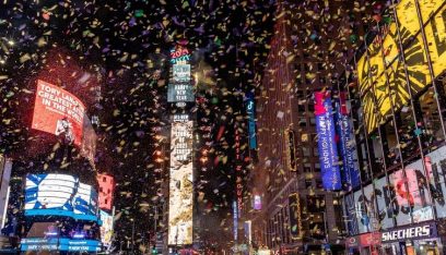 رئيس بلدية نيويورك يعد بعودة احتفالات رأس السنة ولكن بشرط!