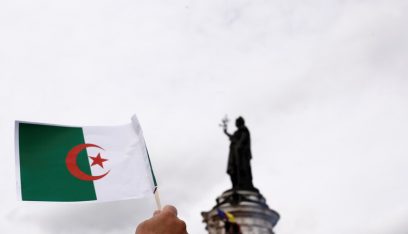 الحكومة الجزائرية تلزم البلديات باستخدام الطاقة الشمسية في الإنارة العامة